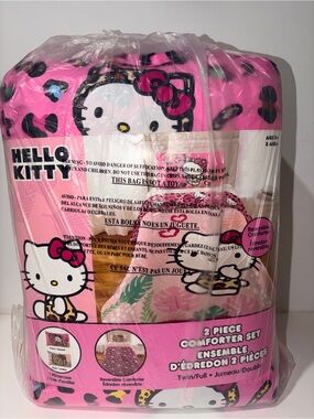 💗 Brand New Hello Kitty 2-Piece Comforter Set 💗